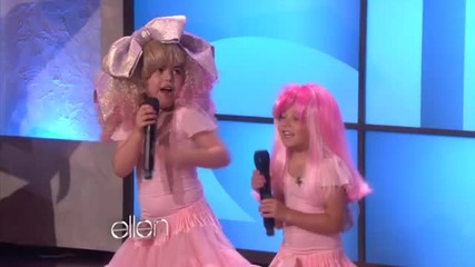 Nicki Minaj Sings Ето едно дете как се радва на една звезда