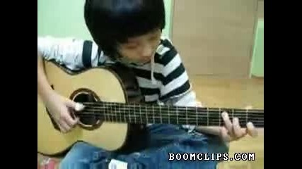 11 годишно момче свири на китара невероятно 