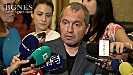 Тошко Йорданов в кулоарите на парламента