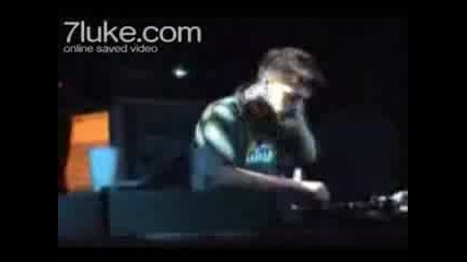 Tiesto Pak E Nomer 1