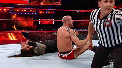 Roman Reigns vs. Cesaro – Intercontinental Title Match: Raw, December 11, 2017 (Full Match)