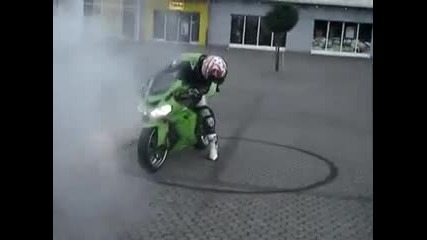 Pich risuva lice s Kawasaki Zx 10r