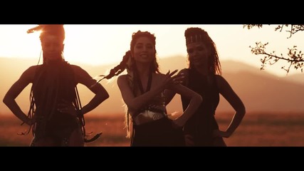 Emil Lassaria And Caitlyn - El Calor (official Music Video)