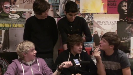 One Direction - Интервю за Digital Spy , говорят какво им привлича вниманието в Туитър