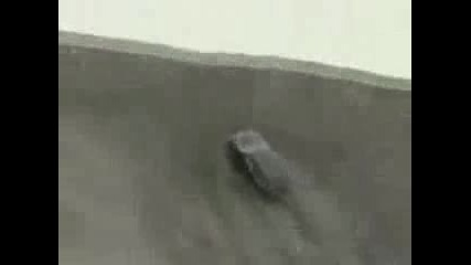 Откачен шофьор на косъм да се пребие. 