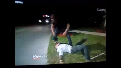Triple H нахлува в къщата на Randy Orton 