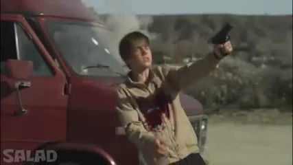 Justin Bieber срещу 10 полицая 