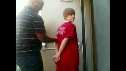 Justin Bieber е арестуван 