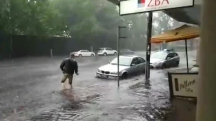 Проливен дъжд наводни Сидни