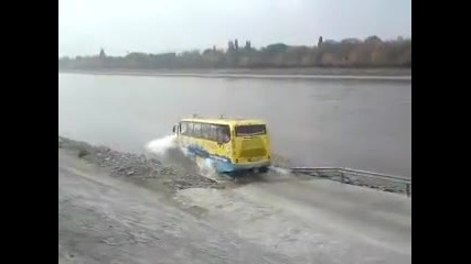 Автобус амфибия 