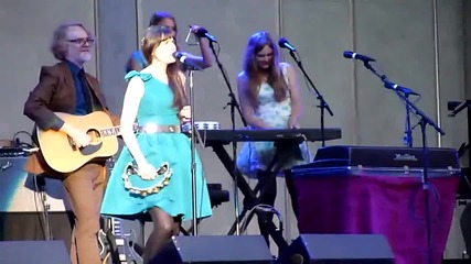 She & Him - Thieves 7/18/10 (zooey Deschanel music) Hollywood Bowl