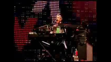 Maroon 5 - This Love ( Live Friday The 13th )