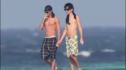 bill tom - maldives (cute) 