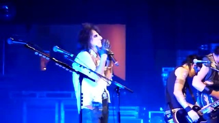 Alice Cooper - Orianthi's Guitar Solo_only Women Bleed - Merrillville Indiana Dec 09,2011