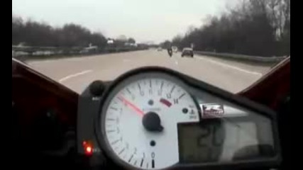 Yamaha R1 vs Suzuki Gsxr 1000