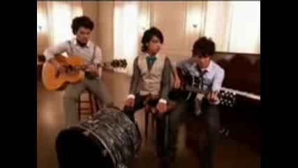 Jonas Brothers - Love bug, acoustic version 