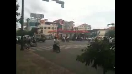 Джип Гази Мотор И Тръгва С Него 