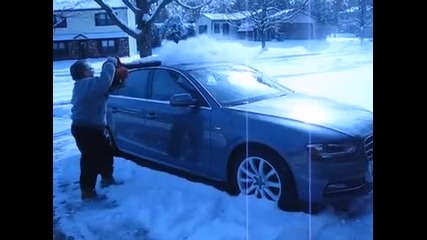 Ето едно решение как да си почистите колата от снега