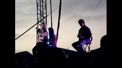Kelly Clarkson Behind These Hazel Eyes Live Acoustic Version Del Mar, San Diego Fair July 2009 