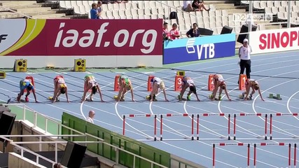Вижте Michelle Jenneke как загрява в ритъма на Сабрина - Смях !