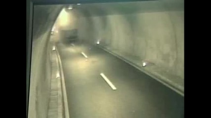 Адска Катастрофа В Тунел