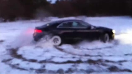 Audi A5 дрифт на сняг