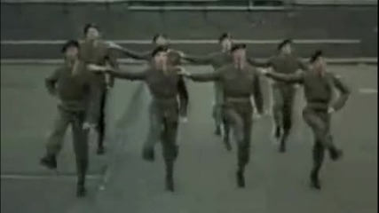 Войнишки танц - пародия