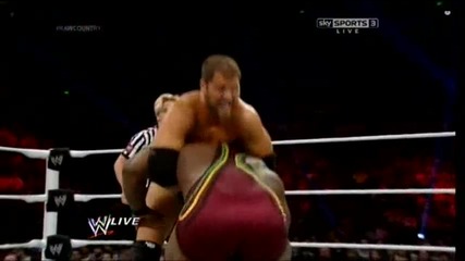 Биг Е Лангстън срещу Къртис Аксел ( мач за интерконтиненталната титла ) / Първична сила 18.11.2013г.