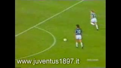 Роберто Баджо Вкарва на Барселона 1990 - 91 