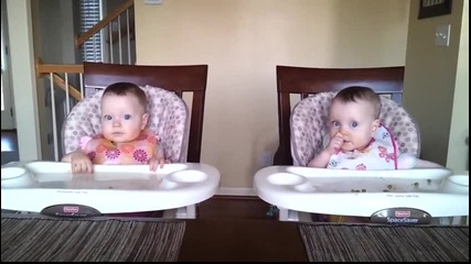 Adorable Baby twins dance to Daddy's guitar