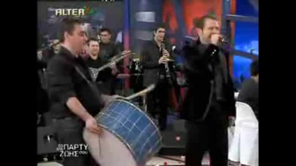 Χάρης Κωστόπουλος,ΒΡΕΙΤΕ ΜΟΥ ΚΑΠΟΙΑ,Live