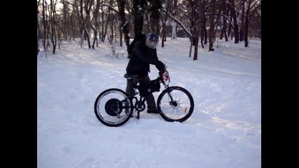 Електрически велосипед през зимата на -20 градуса