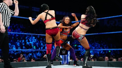 Naomi & Carmella vs. Mandy Rose & Sonya Deville vs. The IIconics: SmackDown LIVE, Feb. 5, 2019