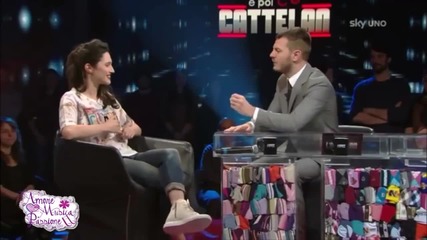 Лодовика Комело в шоуто E poi c'è Cattelan 1/2 + Превод