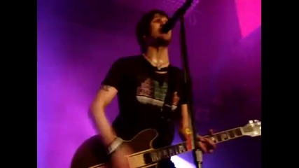 Boys like girls Heartbreak live