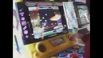 Японец минава Asians Dominate Arcade за много кратко време !! Трябва да се види !!