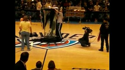 So Embarrasing Magician Almost Drowns During His Half - Time Stunt! 