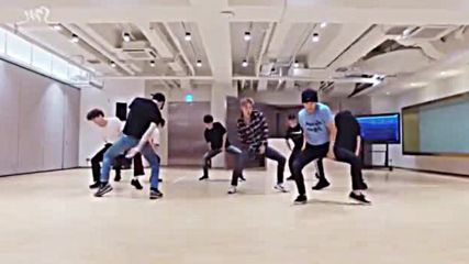 Kpop Random Dance W mirrored
