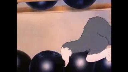 Tom_and_jerry_007_the_bowling_al