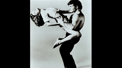 Patrick Swayze - She's like the wind.prevod