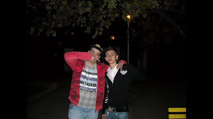 Kam0flaga - Nesht0 Razlichno0