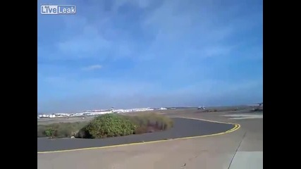 Ниско прелитащ самолет F a-18