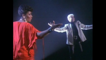 Annie Lennox and Aretha Franklin - Sisters Are Doin It For Themselves