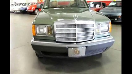 1982 green Mercedes W126 - 300 Sdl