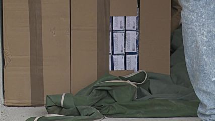 Хванаха контрабандни цигари, укрити в имот на бивш областен управител