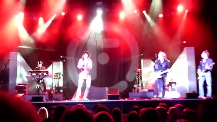 Foreigner - Olympia 2009 - Waiting for a Girl like You 