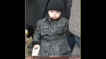 Knox and Vivienne Jolie Pitt 