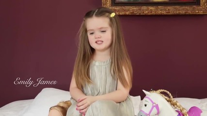 Трогателно! 3-годишно момиченце отрязва и дарява косата си за благотворителност