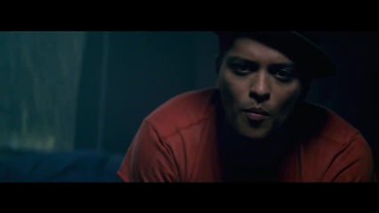 •» Bruno Mars - Grenade [official Video] +превод!