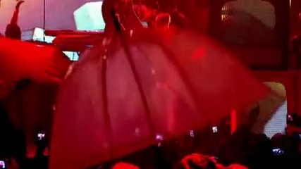 Live ! Rihanna - Umbrella 